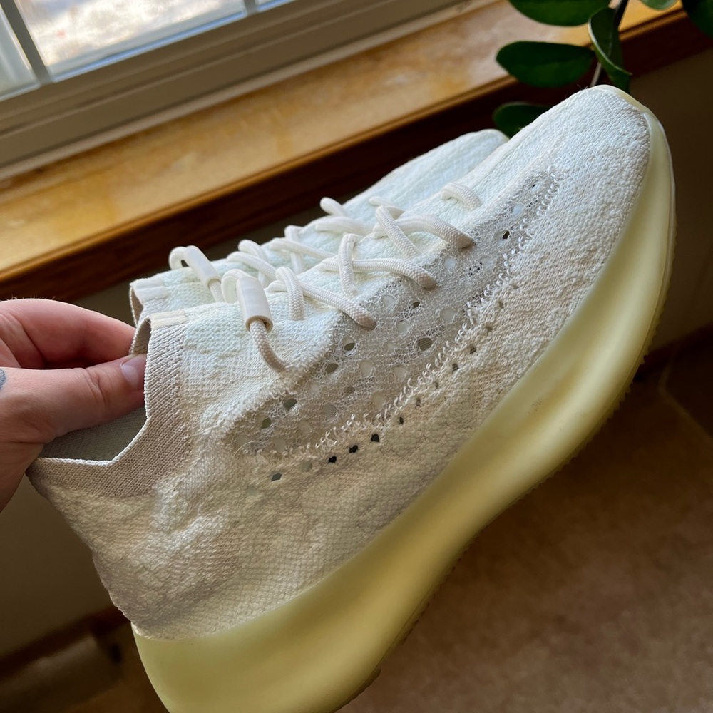 Stylish Men’s Glow in the Dark Shoes
